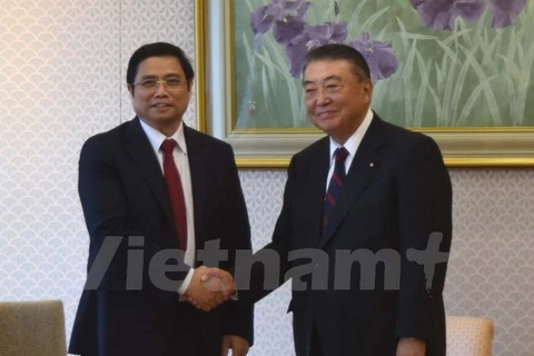 Japanese leaders receive Vietnamese Party official 
