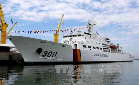 RoK Coast Guard vessel visits Da Nang