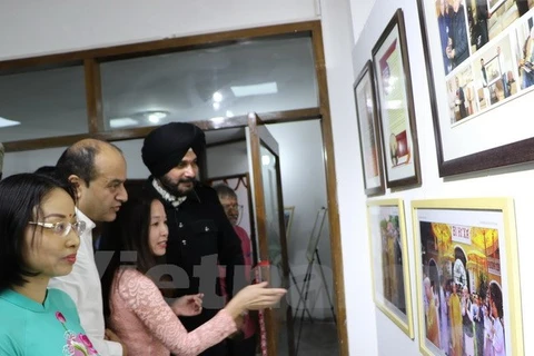 Photo exhibition helps bring Vietnam, India closer 