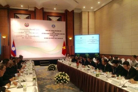 Vietnam, Laos sign cooperation deal in agriculture, forestry for 2017-18