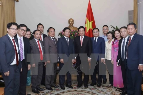 Deputy PM receives Lao youth union delegation