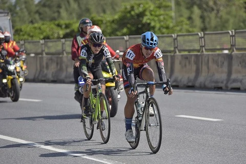 Vietnamese cyclist surprises with polka dot jersey