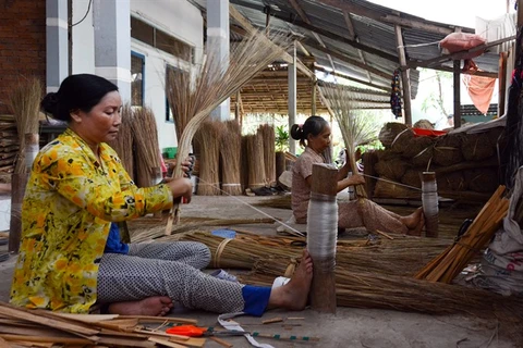 Ancestral craft villages struggle to survive