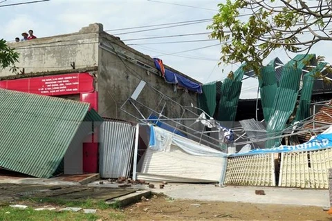 Nearly 5,000 youths aid storm-hit residents in Ha Tinh