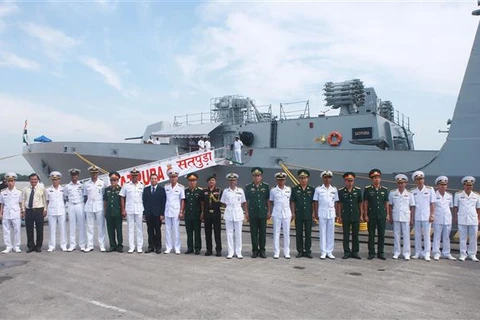 Indian navy ships visit Hai Phong city