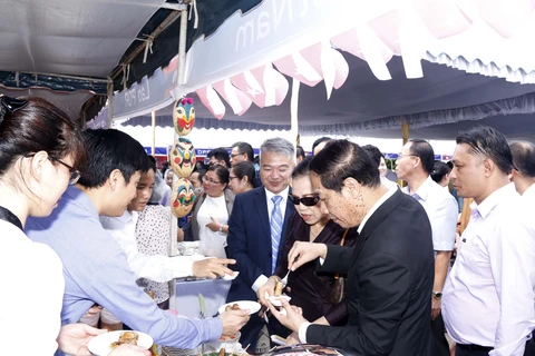 Typical dishes of ASEAN nations introduced at Vientiane fair