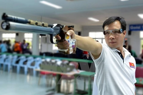 Hoang Xuan Vinh still tops men’s 10m air pistol world rankings