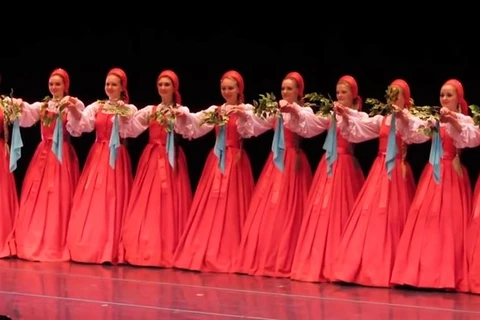 Russian dances, photos come to town