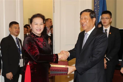 Vietnam, China promote legislative ties