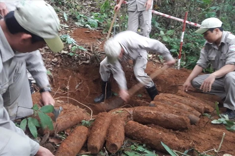 Quang Tri: 27 artillery shells successfully handled 