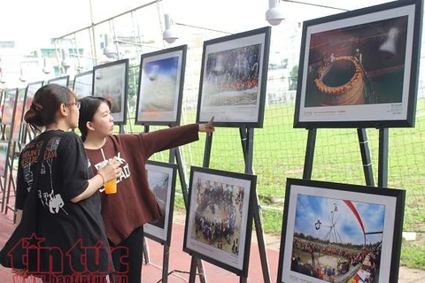 Vietnamese charms on display at photo exhibition in HCM City
