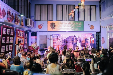 India’s Diwali festival takes place in Hanoi