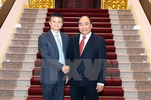 PM Nguyen Xuan Phuc welcomes Alibaba Chairman Jack Ma