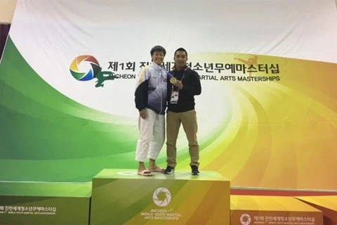 Vietnamese kurash artist wins gold at world event