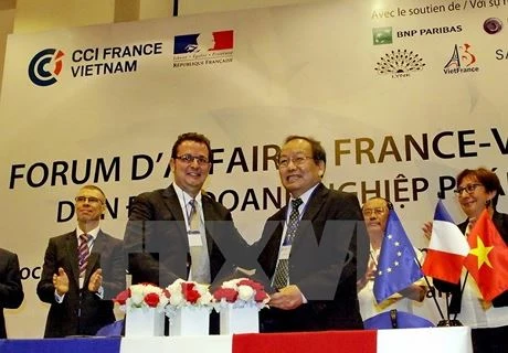 Vietnamese, French businesspeople meet up in Hanoi