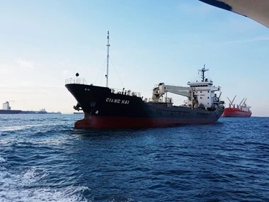Philippines rescues Vietnamese sailors 