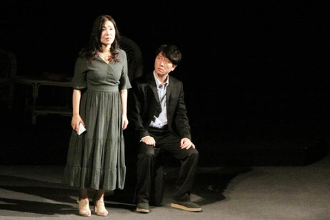 Vietnam, RoK drama troupes stage bilingual play 