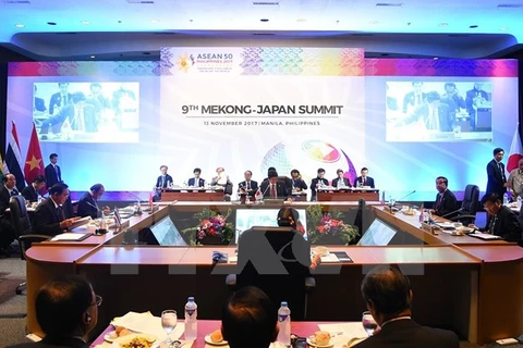 Vietnam leader calls for stronger ties at Mekong-Japan, ASEAN-UN summits