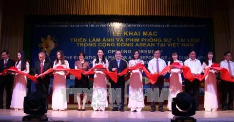 Exhibition on ASEAN opens in Ninh Thuan