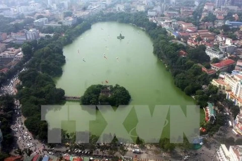 Hanoi to clean Hoan Kiem Lake by year end