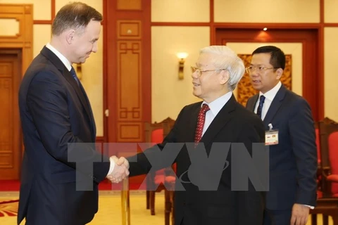 Party chief Nguyen Phu Trong receives Polish President 