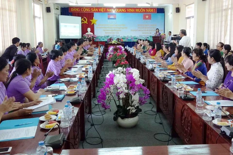 Long An, Cambodia’s Svay Rieng women join hands to protect border