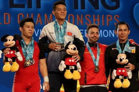 Thach Kim Tuan lifts three gold medals at world championship