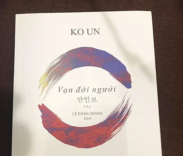Hanoi writers, poem lovers meet Korean poet Ko Un