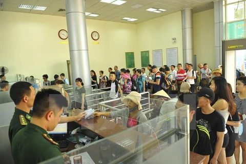 Passengers through Mong Cai-Dongxing border gate at record high