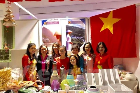 Vietnam attends international charity bazaar in Ukraine