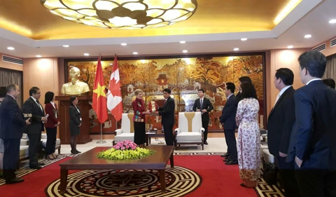 Hanoi leader receives Canada’s Ontario Premier, Pakistani guest