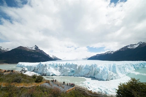 Photo exhibition showcases Argentine tourist attractions