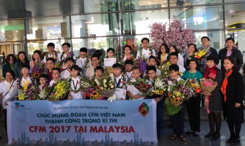 Hanoi students bag medals at international competitions 