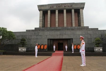 Latin American diplomats pay tribute to President Ho Chi Minh
