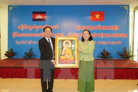 Can Tho authorities work with Cambodian religious official