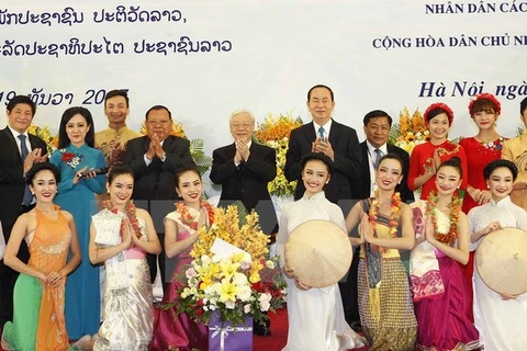 Banquet held in honour of top Lao leader