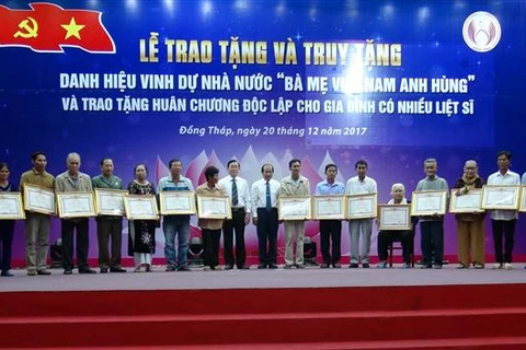 84 women in Dong Thap awarded with “Heroic Mother” title