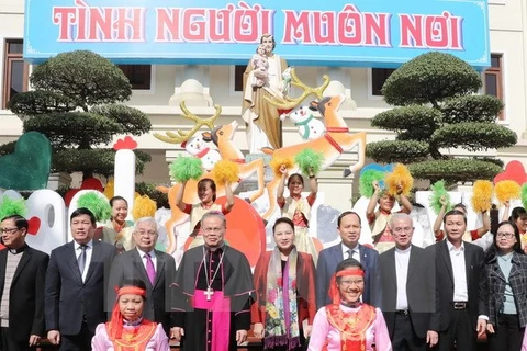 Top legislator extends Christmas greetings to Thanh Hoa’s Catholics