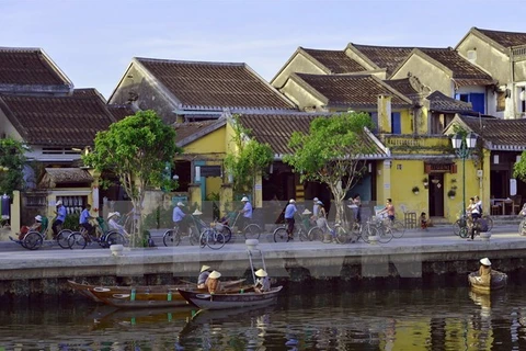 Hoi An welcomes New Year 2018