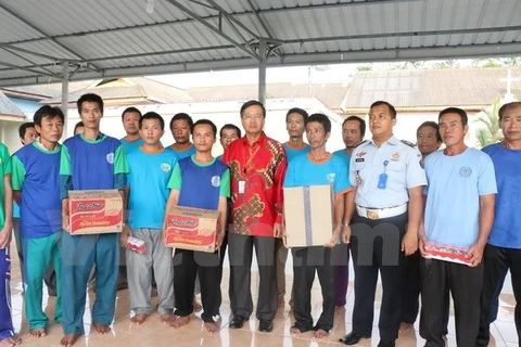 Embassy protects legitimate rights of Vietnamese fishermen seized in Indonesia