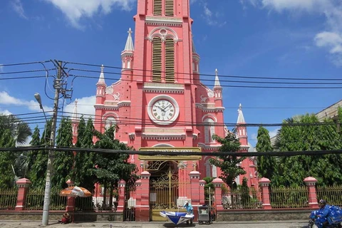 HCM City-based Tan Dinh Church becomes tourist destination