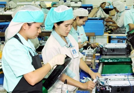 Vietnam to send 100,000 workers abroad annually 