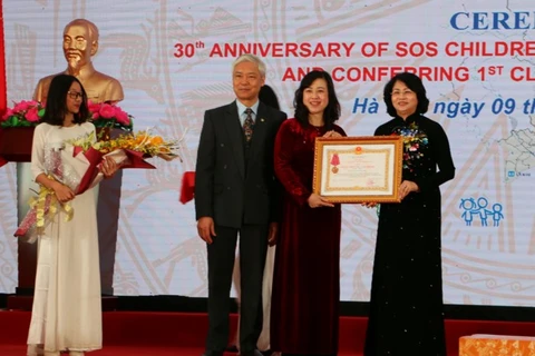 SOS Children’s Villages Vietnam receives first-class Labour Order 