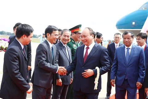 PM Nguyen Xuan Phuc arrives in Cambodia for Mekong-Lancang summit
