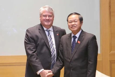 NA Vice Chairman greets Canadian parliamentarians 