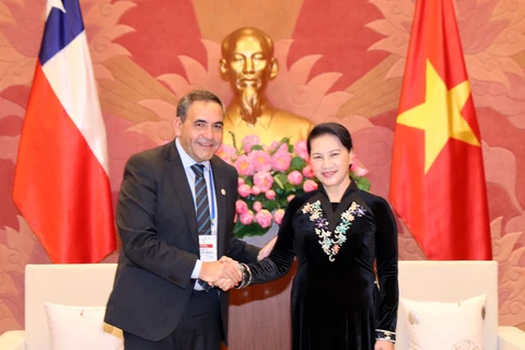 Top legislator of Vietnam receives leader of Chile’s lower house