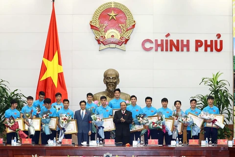 PM Nguyen Xuan Phuc welcomes U23 Vietnam