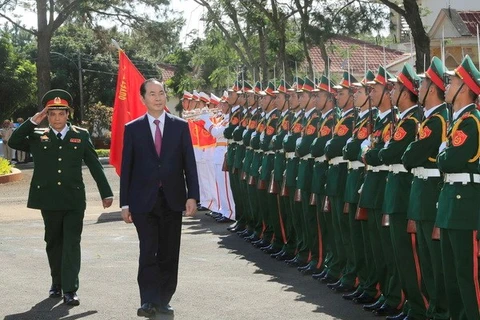 President pays pre-Tet visit to armed forces in Gia Lai 