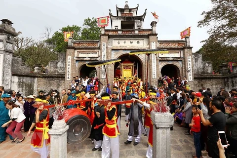 Exhibition re-enacts Vietnam’s culture in Co Loa Citadel relic site