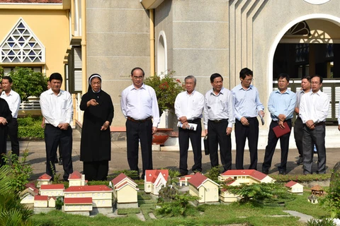 HCM City leader pays pre-Tet visit to Holy Cross Lovers